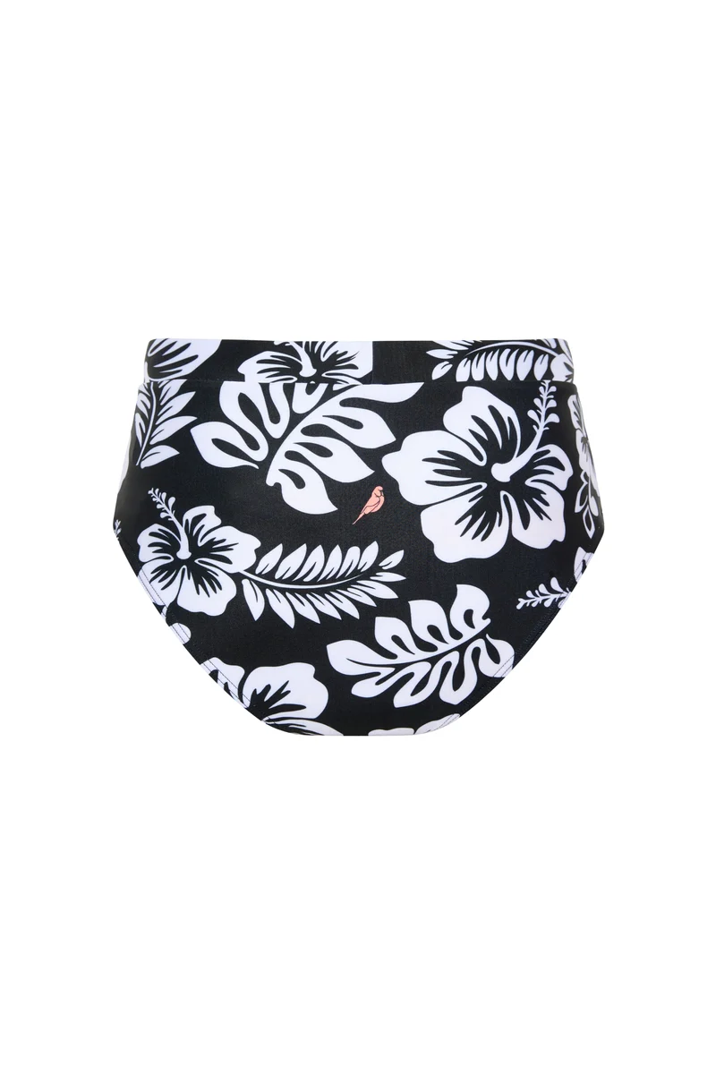 Whitehaven Bottoms in Black Hawaii 5 Ohs - Image 4